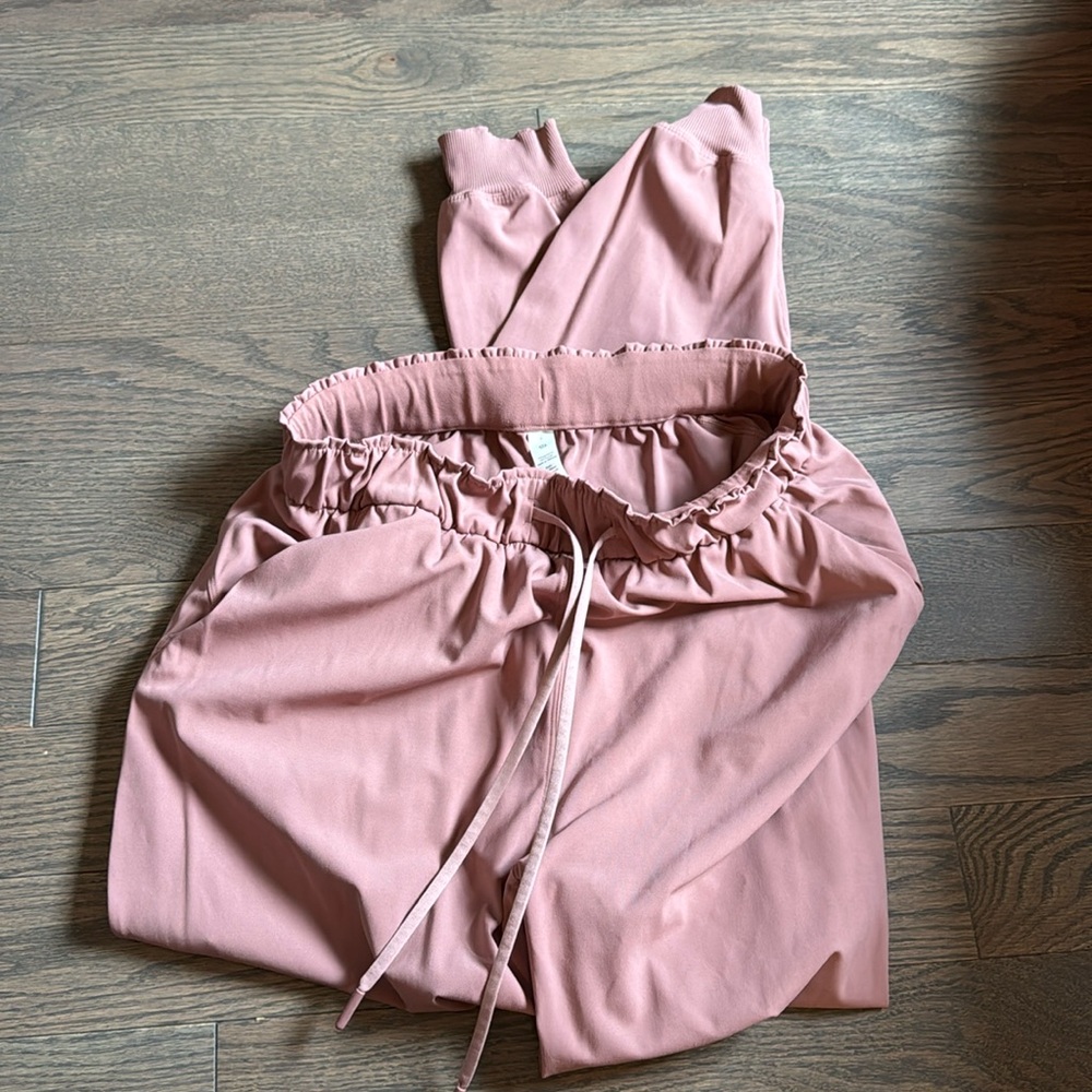 Lululemon jogger pants
